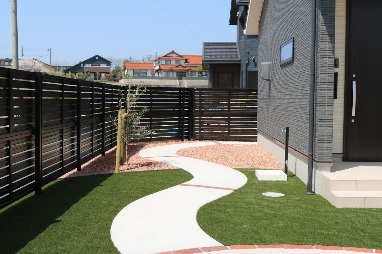 出雲市で施工した目隠しフェンス事例