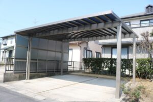 出雲市で施工したソルディーポートのカーポート